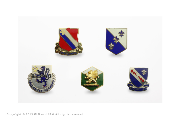 ピンバッジ pins badges